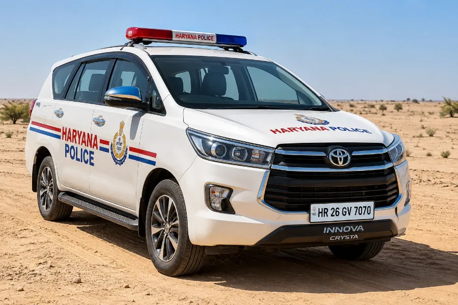 Indian Police Game for PC featuring a police vehicle on an Indian-style road